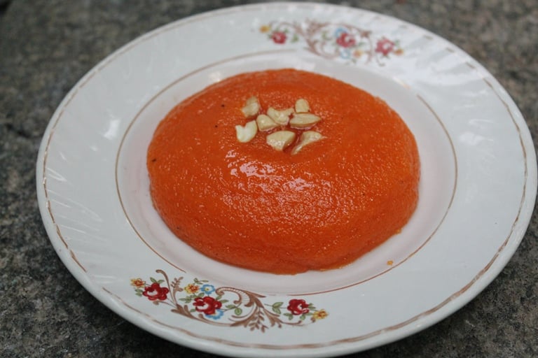 Rava Kesari Recipe - Yummy Tummy