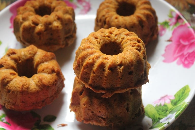 Eggless Carrot Oats Cake Recipe